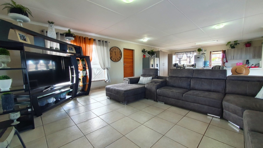 5 Bedroom Property for Sale in Dana Bay Western Cape